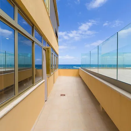 Agua De Las Canteras Beachfront Loft *